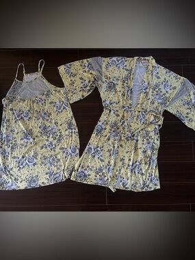 La Vie en Rose Yellow Floral Satin Robe & Set - Women's Intimates